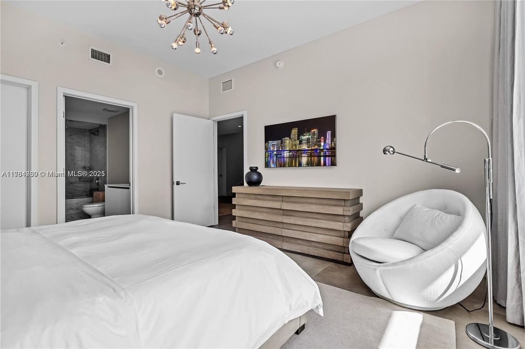 En Venta: $2,975,000 (4 camas, 5 baños, 3341 Pies cuadrados)