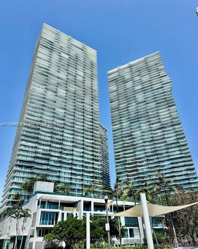 En Venta: $2,975,000 (4 camas, 5 baños, 3341 Pies cuadrados)