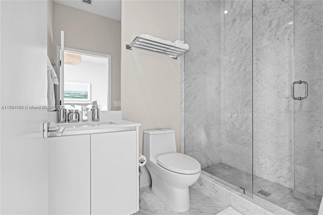 En Venta: $2,975,000 (4 camas, 5 baños, 3341 Pies cuadrados)