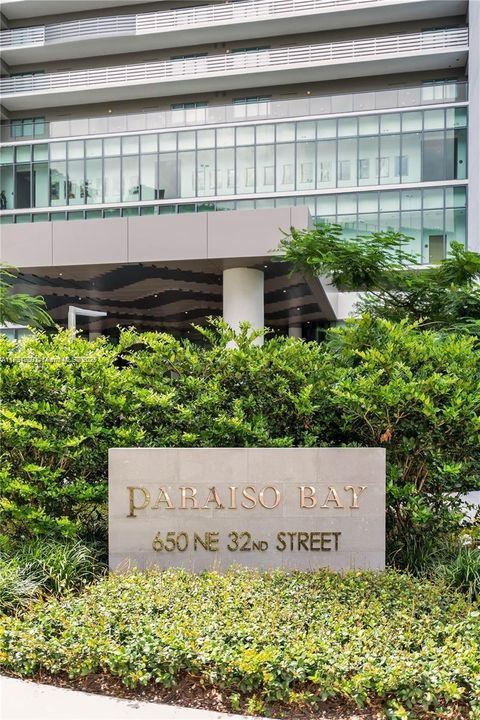 En Venta: $2,975,000 (4 camas, 5 baños, 3341 Pies cuadrados)