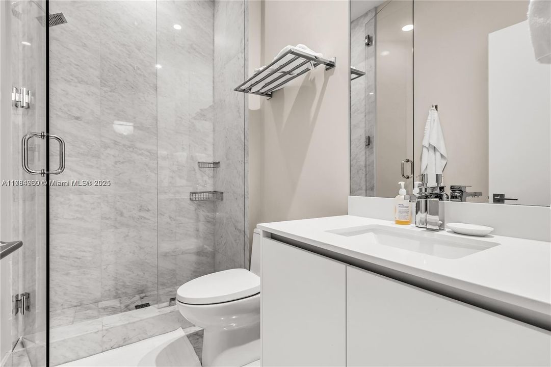 En Venta: $2,975,000 (4 camas, 5 baños, 3341 Pies cuadrados)