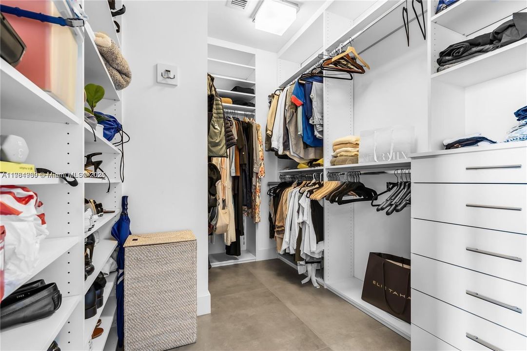 En Venta: $2,975,000 (4 camas, 5 baños, 3341 Pies cuadrados)