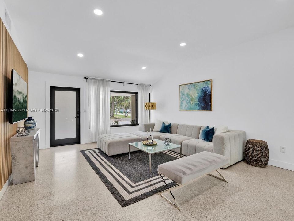 Недавно продано: $949,000 (3 спален, 2 ванн, 1268 Квадратных фут)