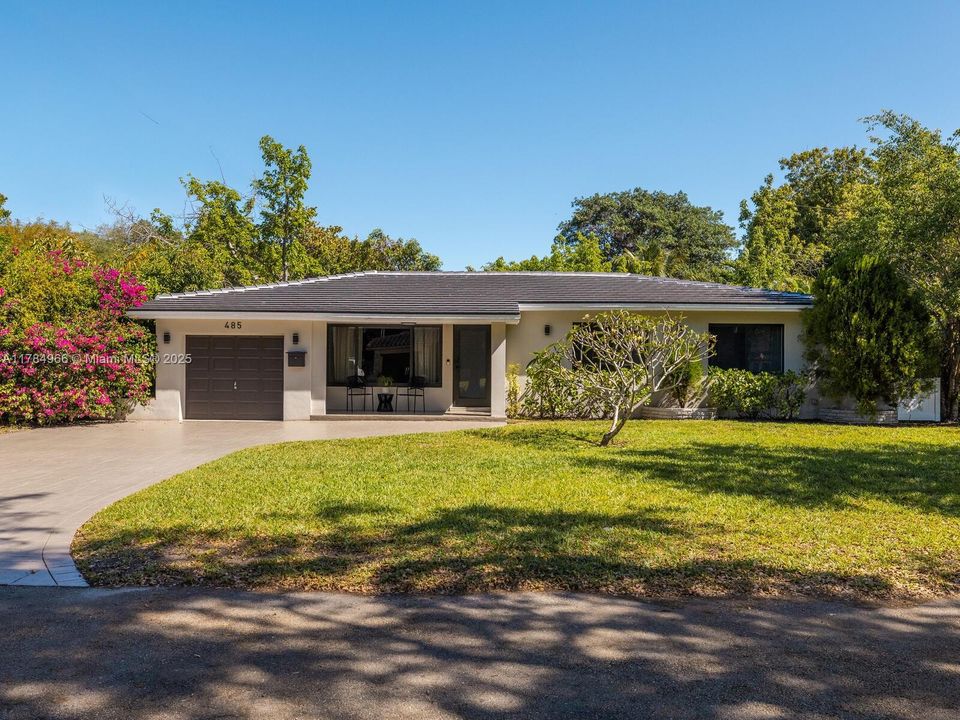 Недавно продано: $949,000 (3 спален, 2 ванн, 1268 Квадратных фут)