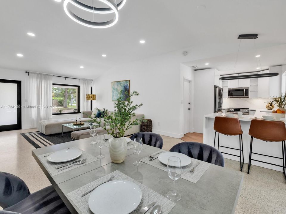 Недавно продано: $949,000 (3 спален, 2 ванн, 1268 Квадратных фут)