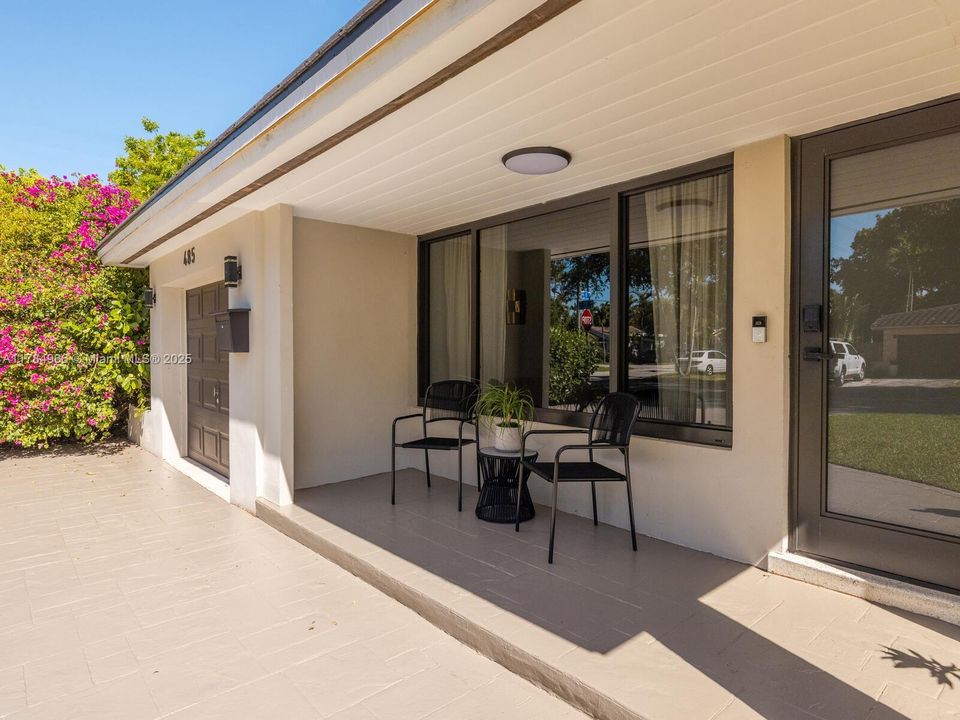 Недавно продано: $949,000 (3 спален, 2 ванн, 1268 Квадратных фут)