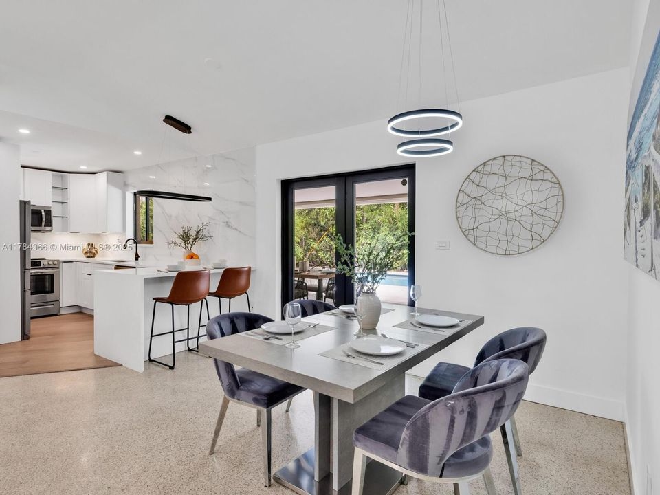 Недавно продано: $949,000 (3 спален, 2 ванн, 1268 Квадратных фут)