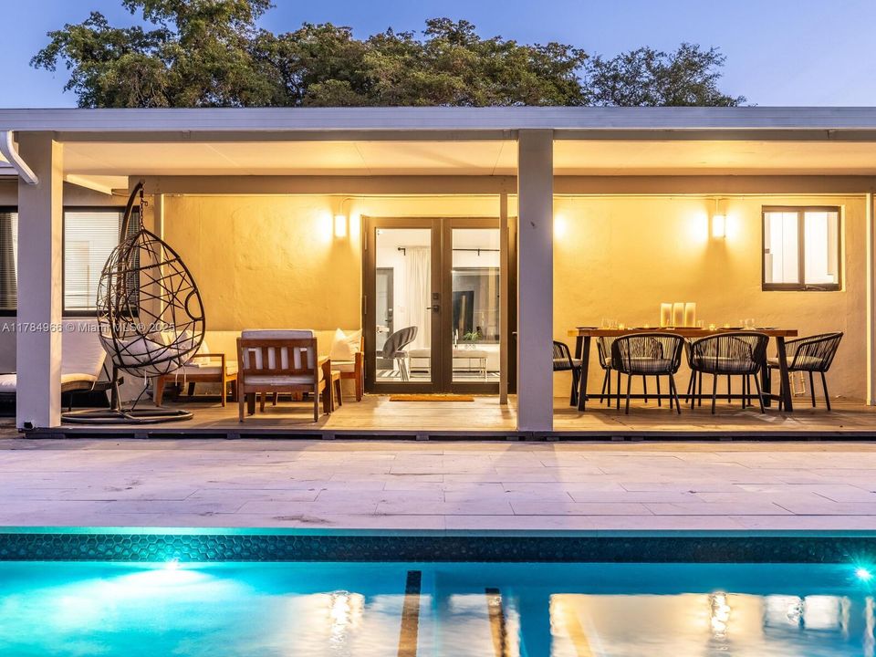 Недавно продано: $949,000 (3 спален, 2 ванн, 1268 Квадратных фут)