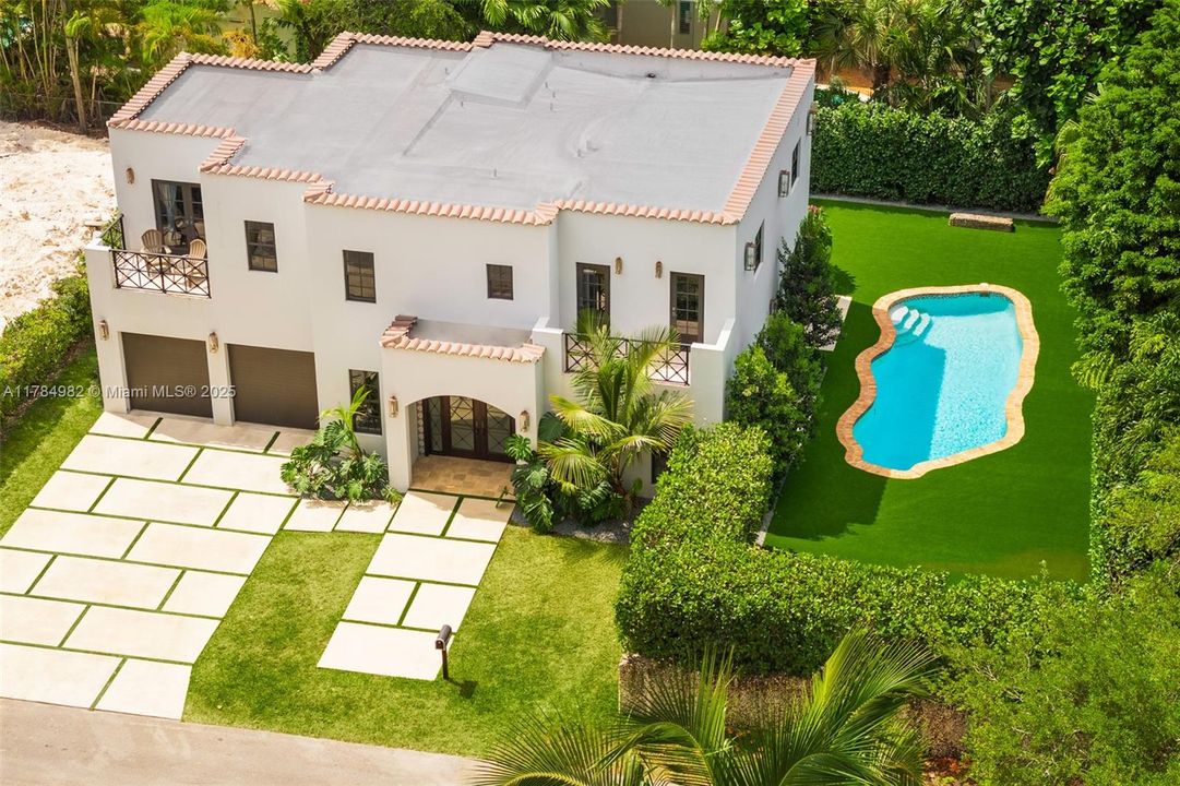 Недавно продано: $3,525,000 (5 спален, 5 ванн, 3502 Квадратных фут)