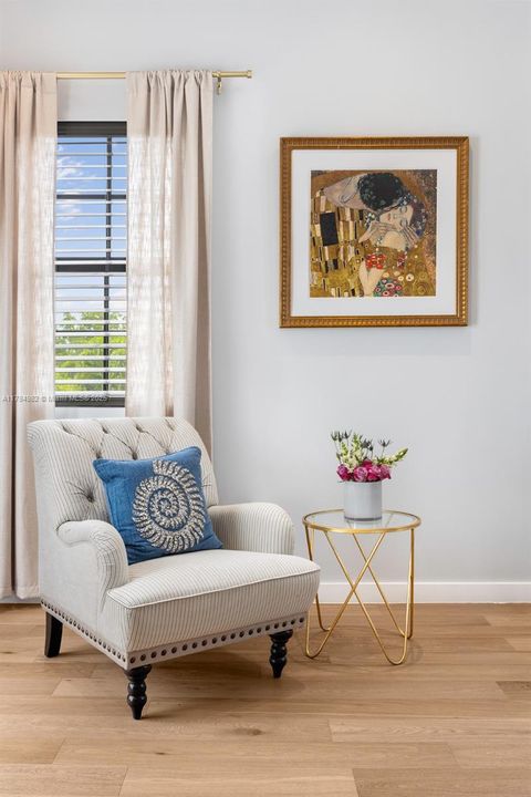 Недавно продано: $3,525,000 (5 спален, 5 ванн, 3502 Квадратных фут)