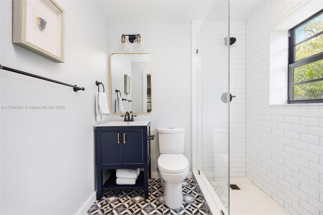 Недавно продано: $3,525,000 (5 спален, 5 ванн, 3502 Квадратных фут)