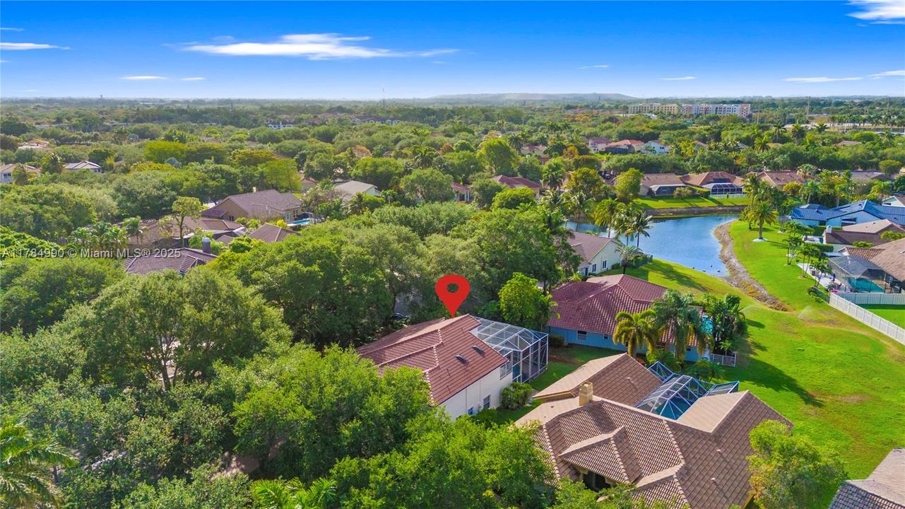 最近售出: $814,900 (4 贝兹, 3 浴室, 2753 平方英尺)