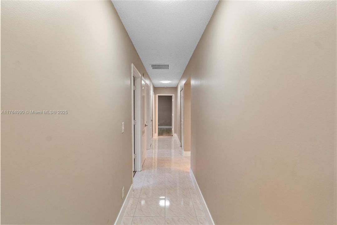 最近售出: $814,900 (4 贝兹, 3 浴室, 2753 平方英尺)