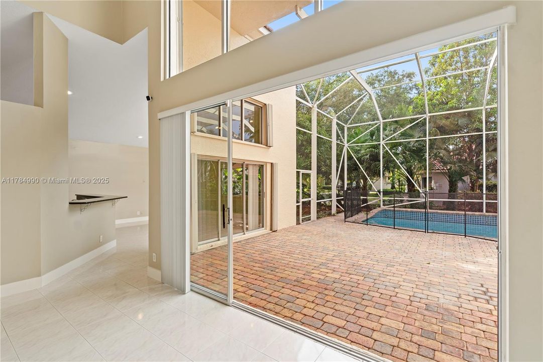 最近售出: $814,900 (4 贝兹, 3 浴室, 2753 平方英尺)