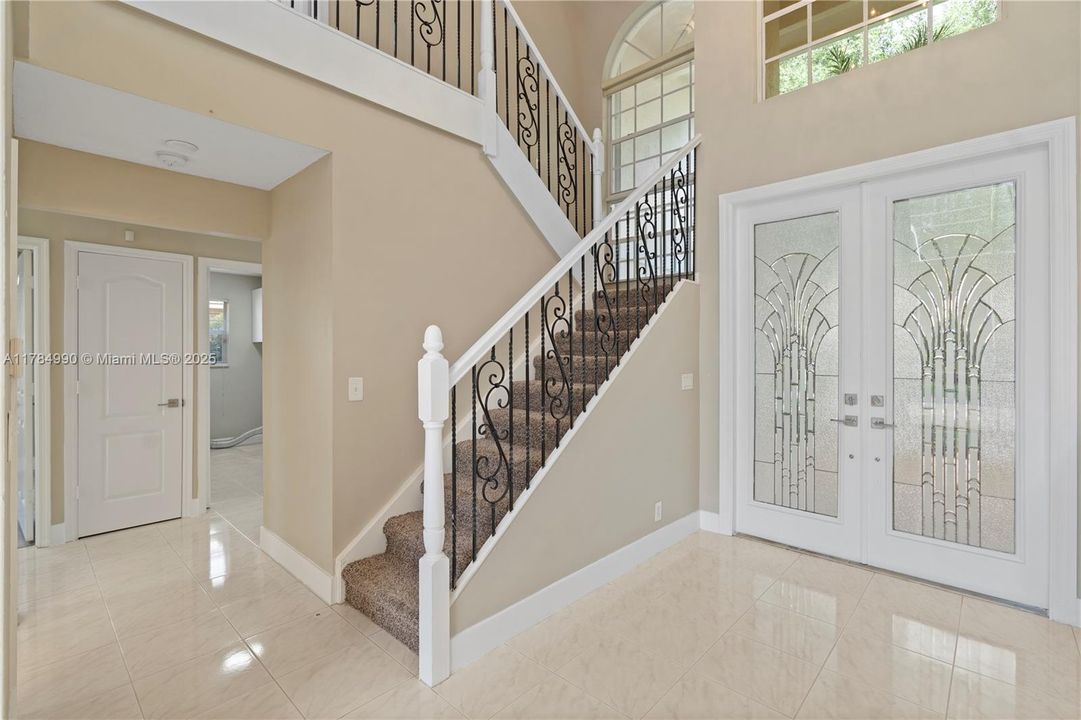 最近售出: $814,900 (4 贝兹, 3 浴室, 2753 平方英尺)