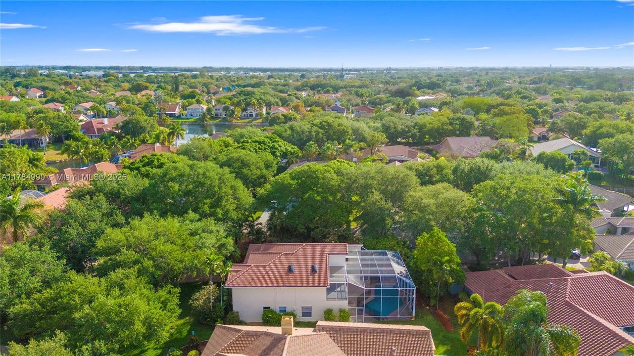 最近售出: $814,900 (4 贝兹, 3 浴室, 2753 平方英尺)