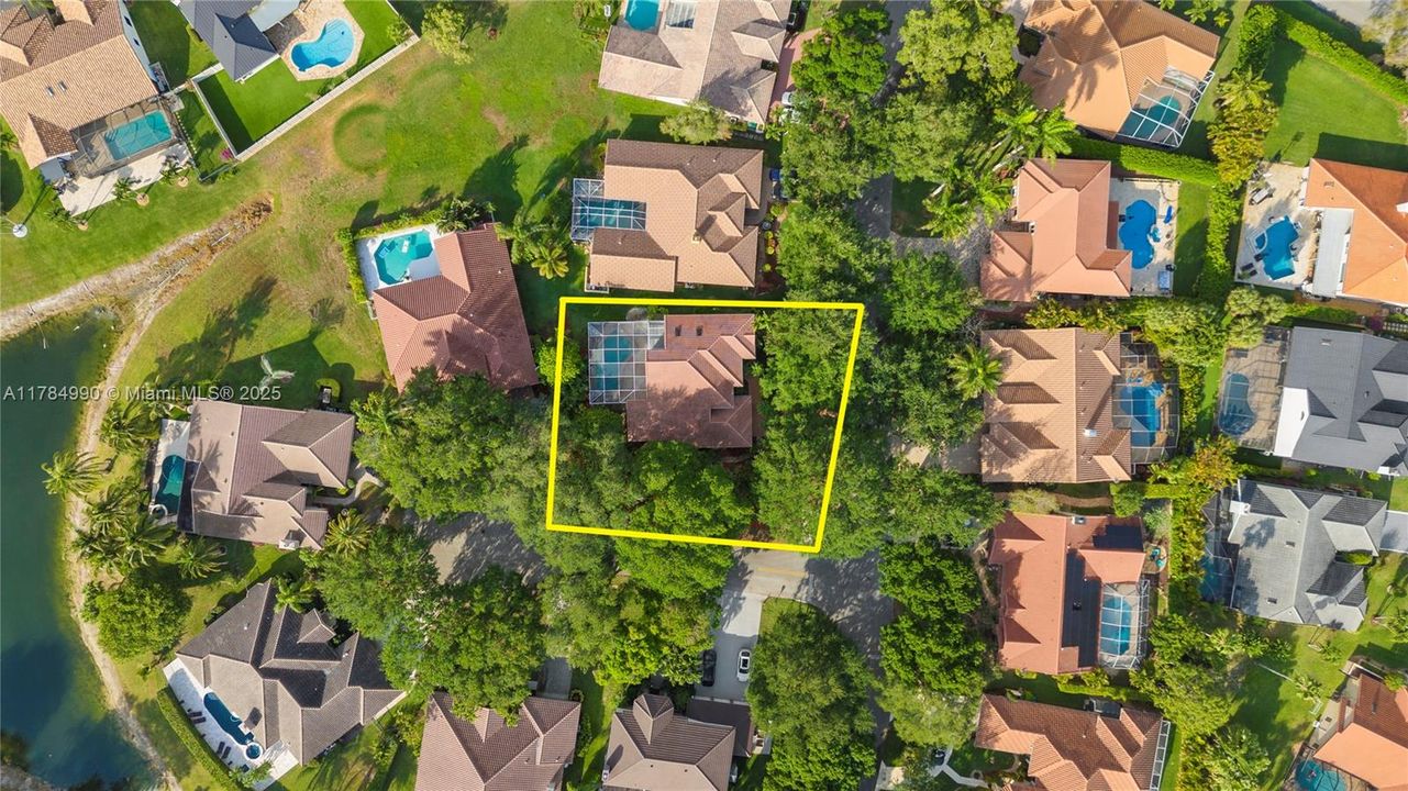 最近售出: $814,900 (4 贝兹, 3 浴室, 2753 平方英尺)