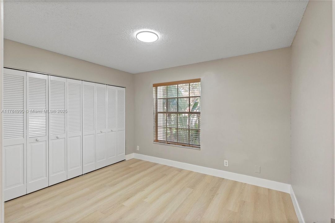 最近售出: $814,900 (4 贝兹, 3 浴室, 2753 平方英尺)