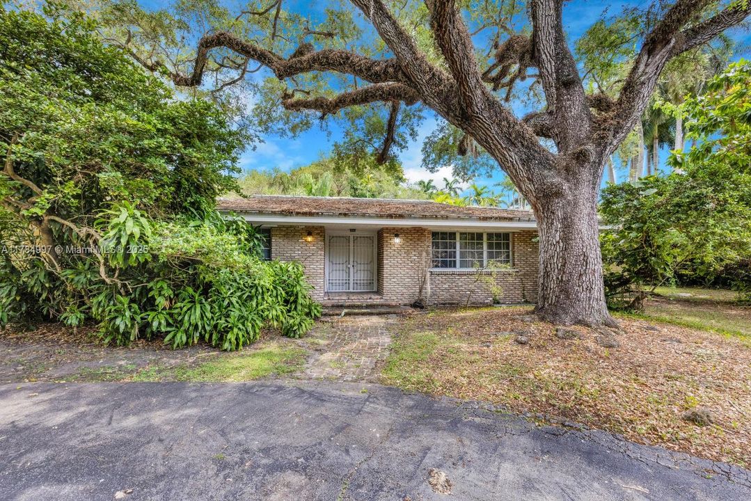 Recently Sold: $8,750,000 (7 beds, 4 baths, 4808 Square Feet)