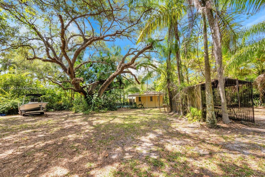 Recently Sold: $8,750,000 (7 beds, 4 baths, 4808 Square Feet)