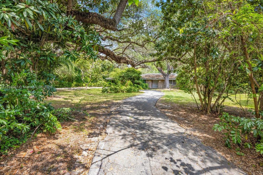 Recently Sold: $8,750,000 (7 beds, 4 baths, 4808 Square Feet)