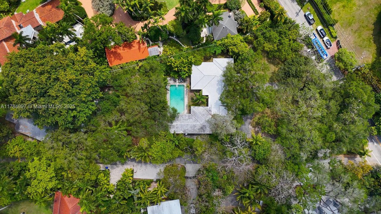 Recently Sold: $8,750,000 (7 beds, 4 baths, 4808 Square Feet)