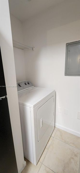 最近租的: $2,400 (3 贝兹, 2 浴室, 1348 平方英尺)