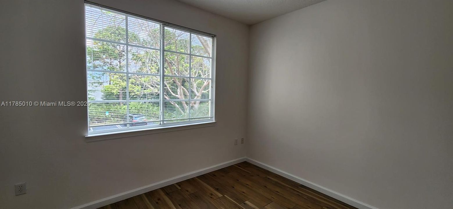 最近租的: $2,400 (3 贝兹, 2 浴室, 1348 平方英尺)