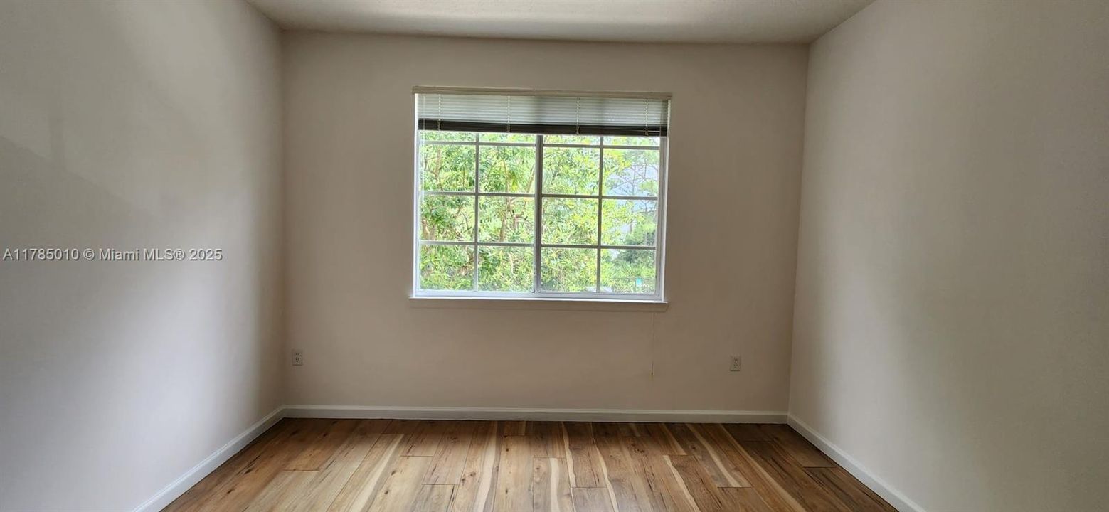 最近租的: $2,400 (3 贝兹, 2 浴室, 1348 平方英尺)