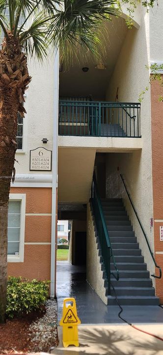 最近租的: $2,400 (3 贝兹, 2 浴室, 1348 平方英尺)