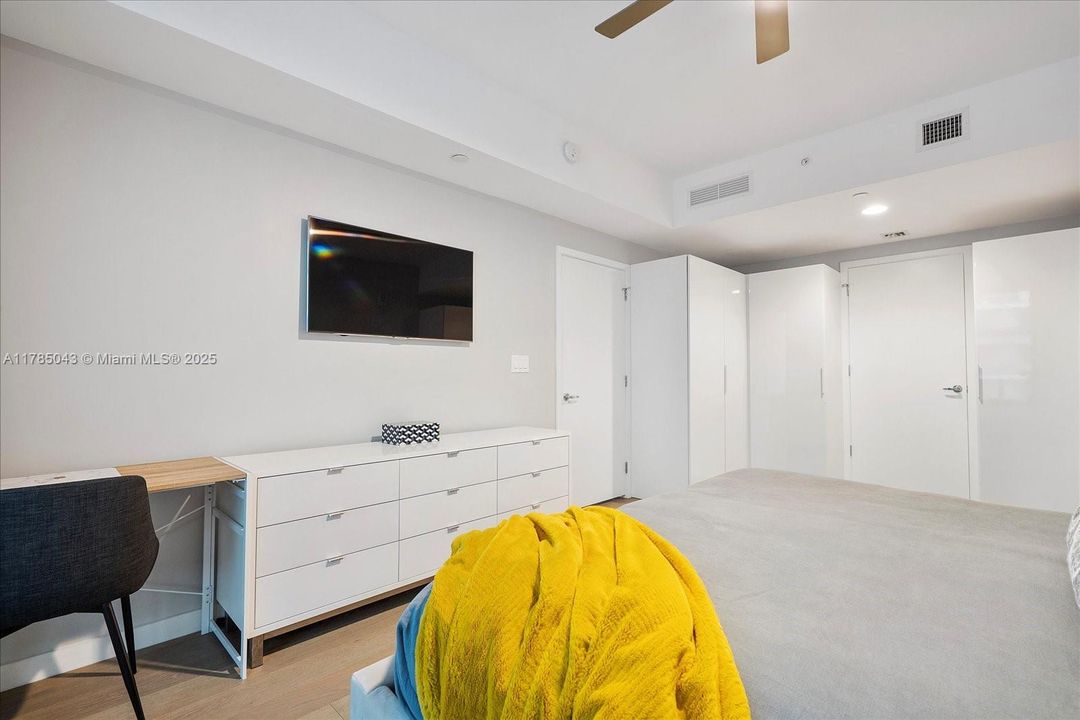 最近租的: $5,650 (2 贝兹, 2 浴室, 970 平方英尺)