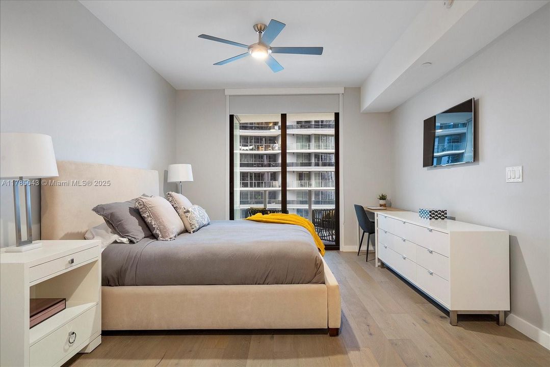 最近租的: $5,650 (2 贝兹, 2 浴室, 970 平方英尺)