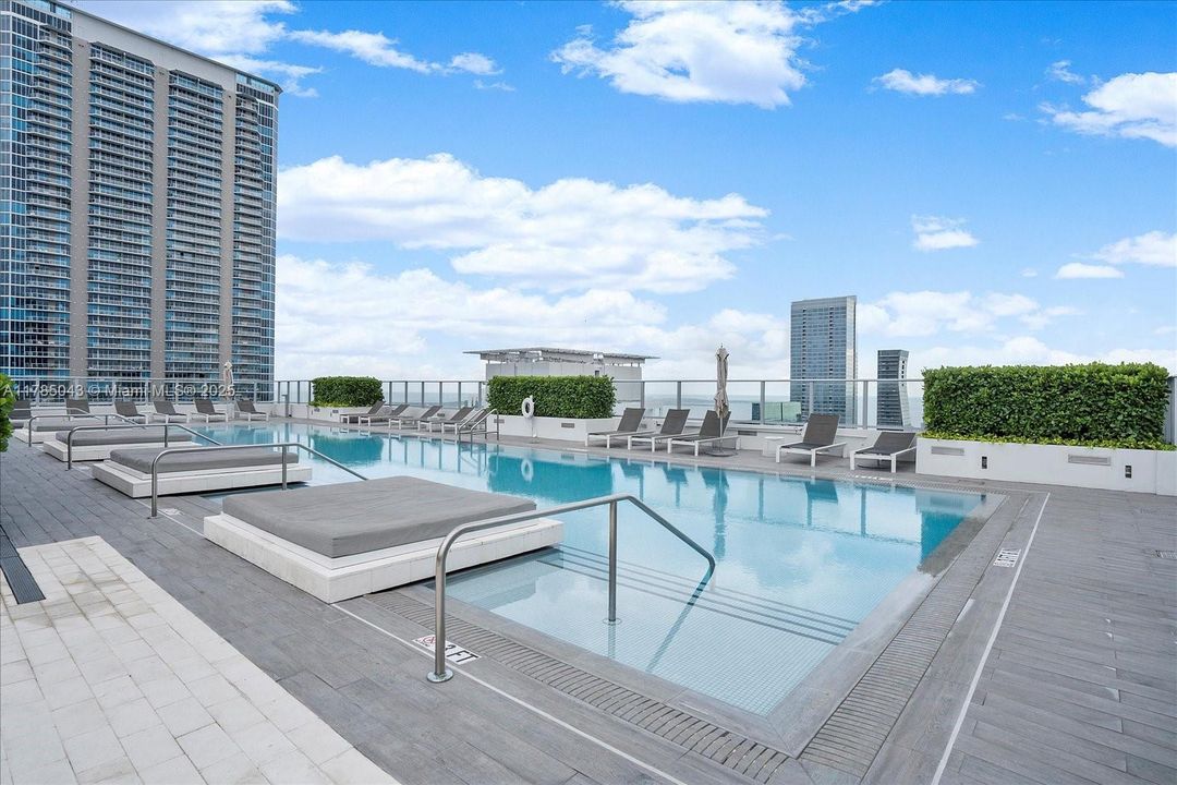 最近租的: $5,650 (2 贝兹, 2 浴室, 970 平方英尺)