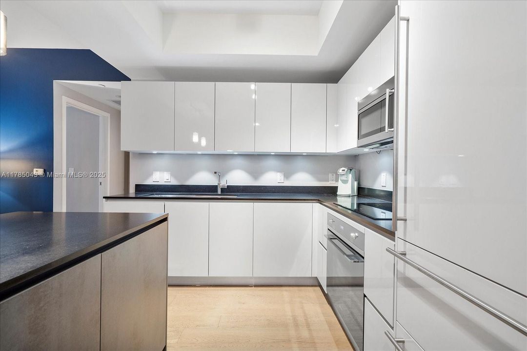 最近租的: $5,650 (2 贝兹, 2 浴室, 970 平方英尺)