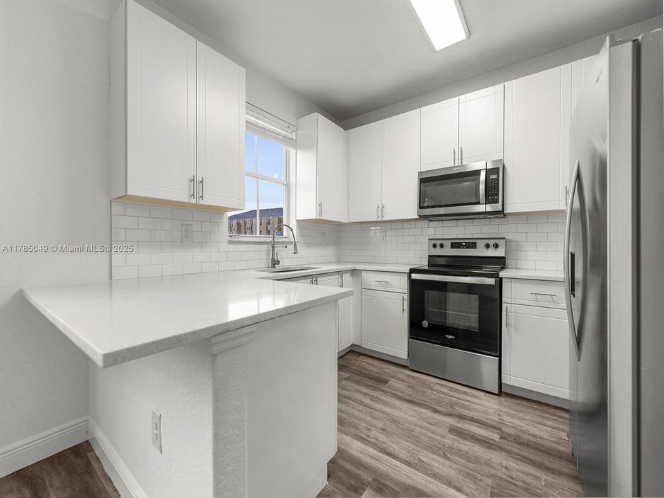 Vendido Recientemente: $379,900 (4 camas, 3 baños, 1965 Pies cuadrados)