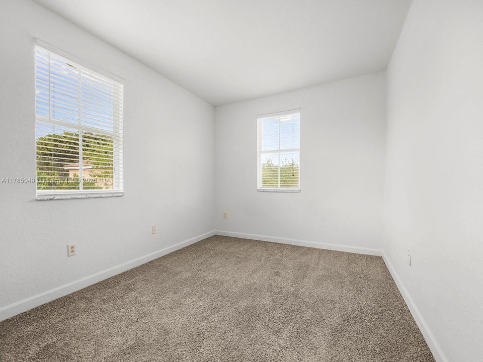 Vendido Recientemente: $379,900 (4 camas, 3 baños, 1965 Pies cuadrados)