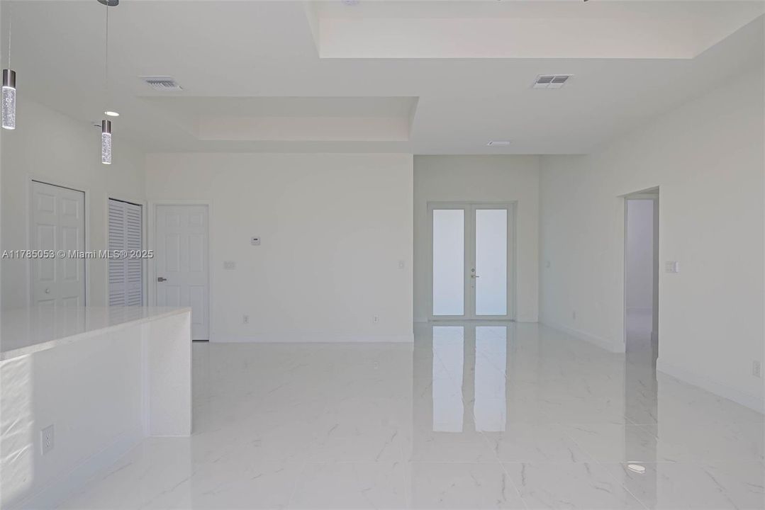 Recientemente alquilado: $2,199 (4 camas, 2 baños, 1659 Pies cuadrados)