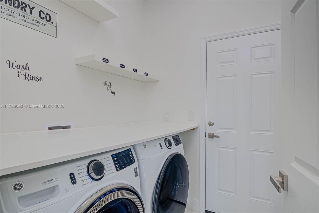 Recientemente alquilado: $2,199 (4 camas, 2 baños, 1659 Pies cuadrados)