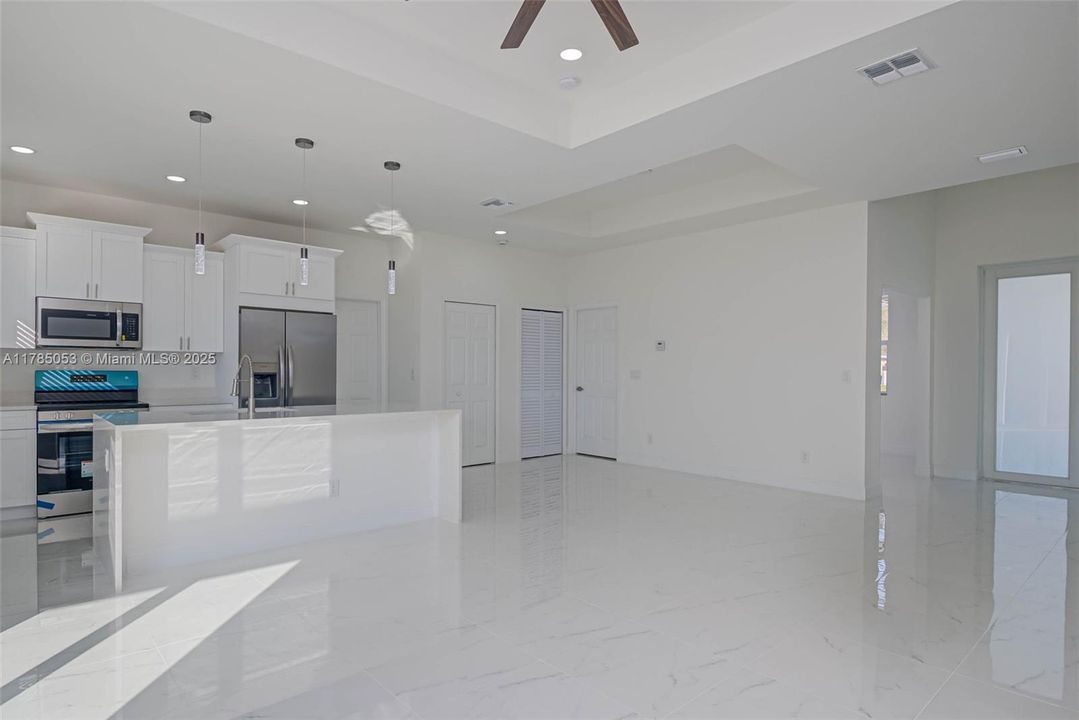 Recientemente alquilado: $2,199 (4 camas, 2 baños, 1659 Pies cuadrados)