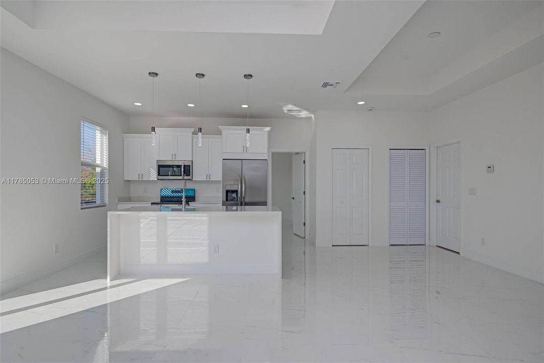 Recientemente alquilado: $2,199 (4 camas, 2 baños, 1659 Pies cuadrados)