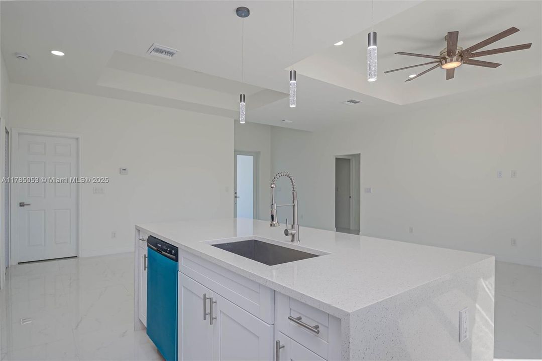 Recientemente alquilado: $2,199 (4 camas, 2 baños, 1659 Pies cuadrados)