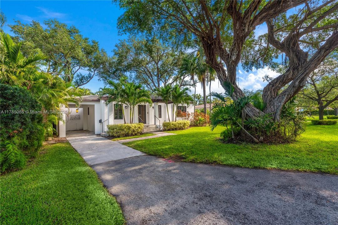 Recently Sold: $1,850,000 (3 beds, 3 baths, 2186 Square Feet)