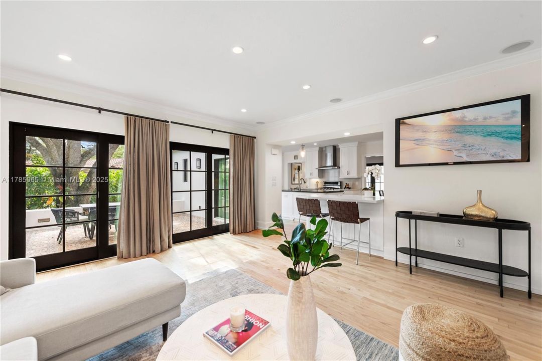 Recently Sold: $1,850,000 (3 beds, 3 baths, 2186 Square Feet)