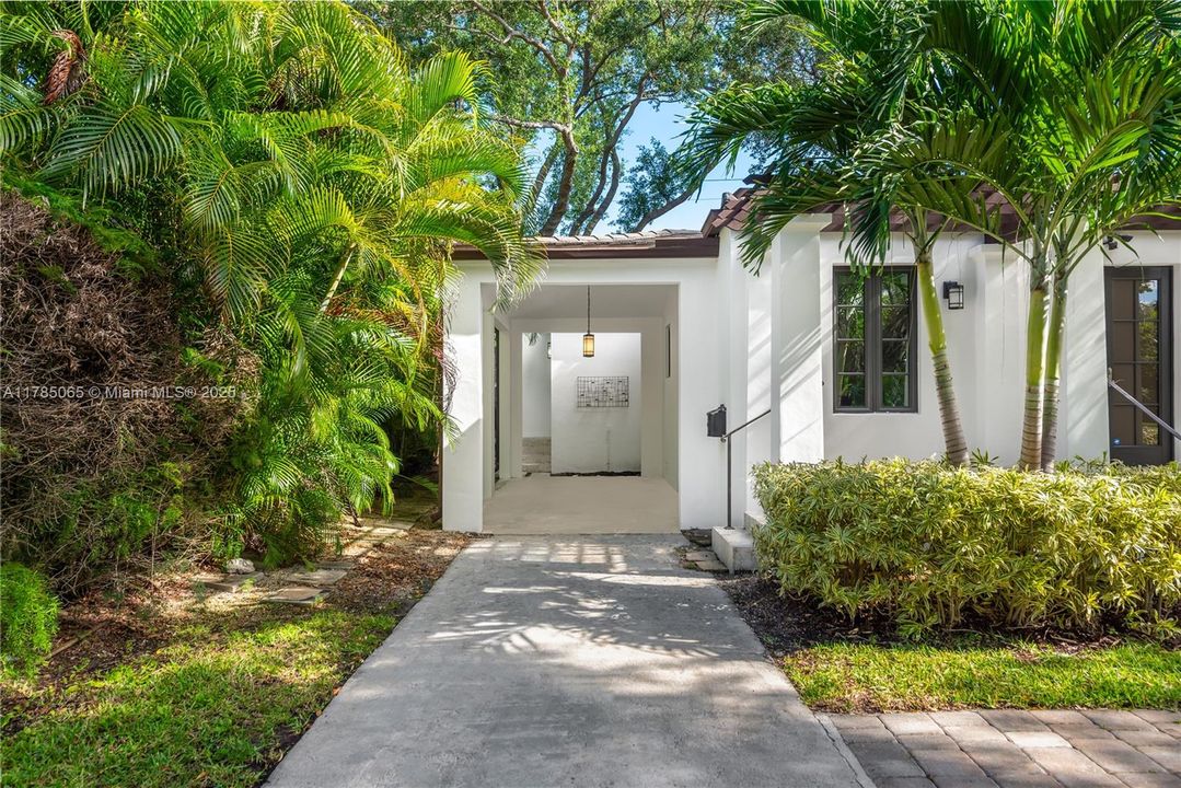 Recently Sold: $1,850,000 (3 beds, 3 baths, 2186 Square Feet)