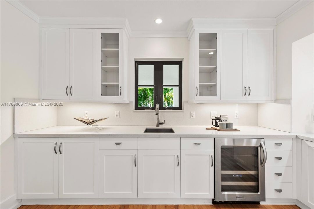 Recently Sold: $1,850,000 (3 beds, 3 baths, 2186 Square Feet)