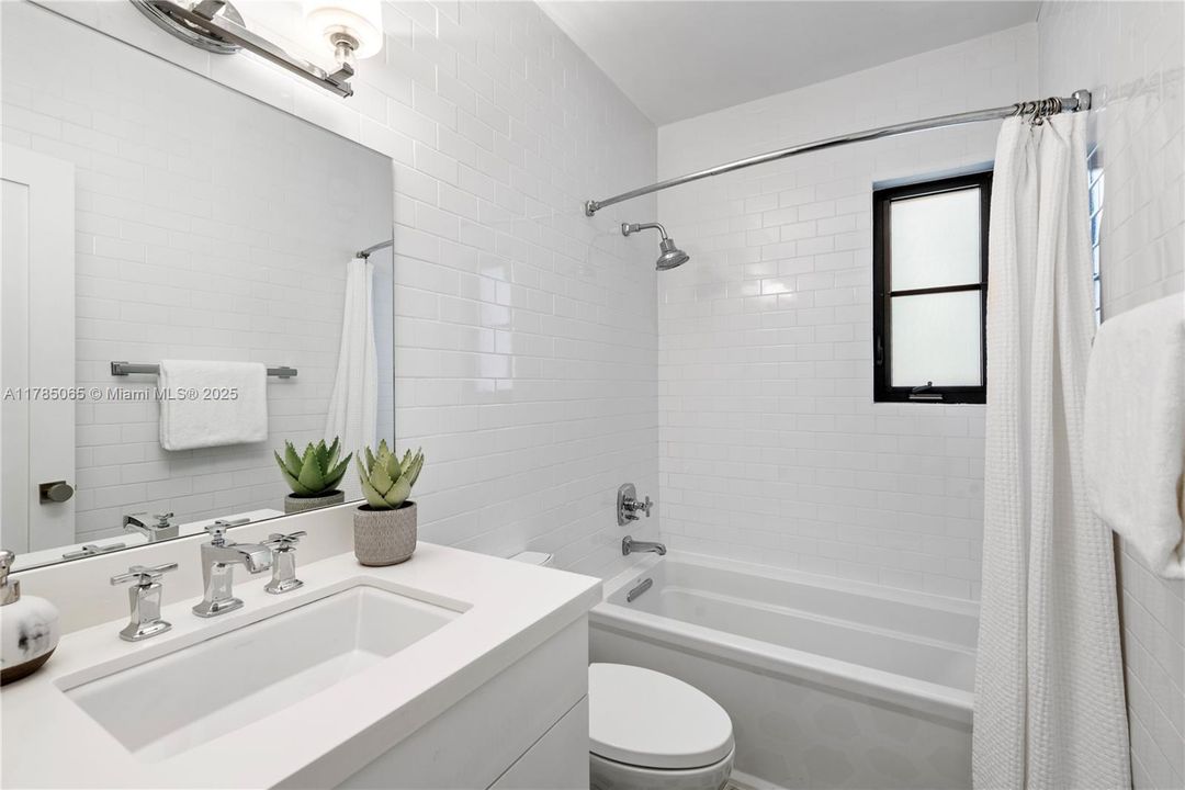 Recently Sold: $1,850,000 (3 beds, 3 baths, 2186 Square Feet)