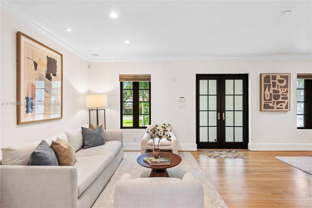 Recently Sold: $1,850,000 (3 beds, 3 baths, 2186 Square Feet)