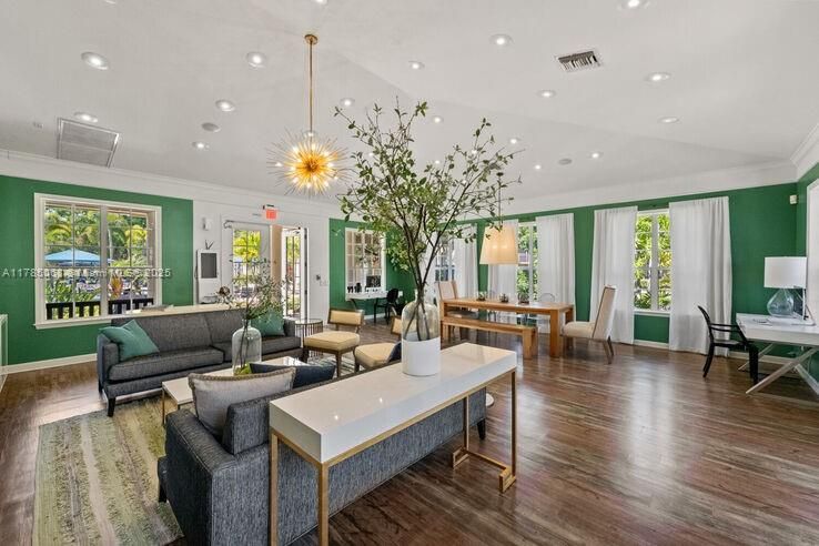 出租: $2,728 (2 贝兹, 2 浴室, 1198 平方英尺)