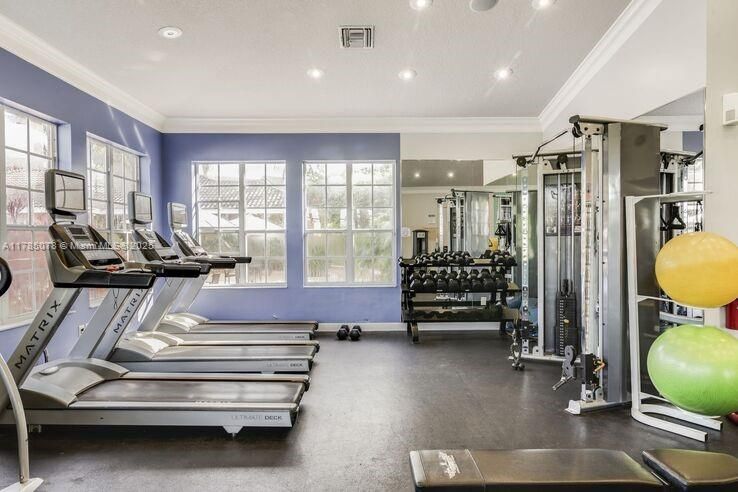 出租: $3,697 (3 贝兹, 3 浴室, 1448 平方英尺)