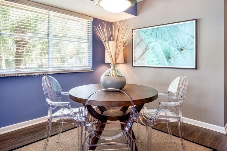 出租: $3,697 (3 贝兹, 3 浴室, 1448 平方英尺)